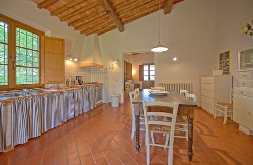 Legoli Villa | Stunning private villa with private pool, WIFI, TV, terrace, pets allowed and panoramic view