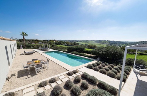Ragusa Villa | Stunning private villa for 6 guests with A/C, WIFI, private pool, TV, patio and panoramic view