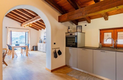 Vercana House | Stunning private villa for 12 guests with WIFI, TV and patio
