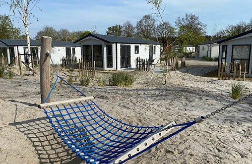 Biddinghuizen House | Stunning private villa for 4 guests with pool, WIFI, TV, terrace and parking