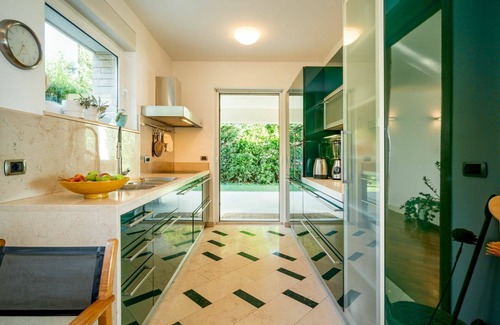 Zurkovo Villa | Stunning private villa with WIFI, private pool, A/C, TV, terrace, pets allowed and parking
