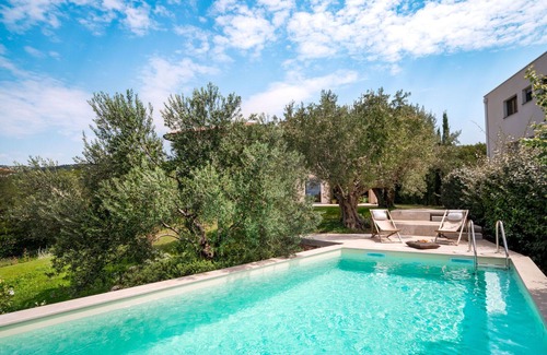 Zurkovo Villa | Stunning private villa with WIFI, private pool, A/C, TV, terrace, pets allowed and parking
