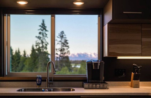 Homer House | Stunning Property, Walking Distance to Downtown/Br