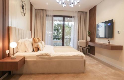 Palm Jumeirah Apartment | Stunning Renovated 1BR Apartment at 5 Star Resort