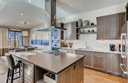 Fairmount On The River House | Stunning retreat on the shores of the Blue River, minutes from Breckenridge