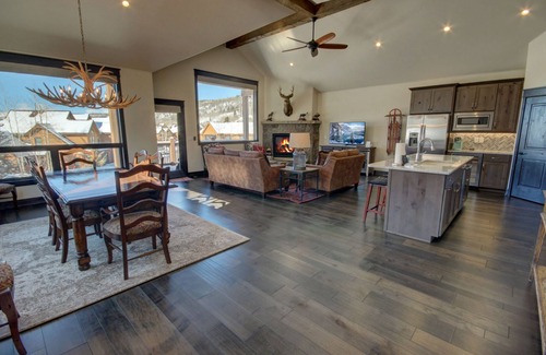 River Run House | Stunning/River Run Village/Hot Tub/Walk to Slopes