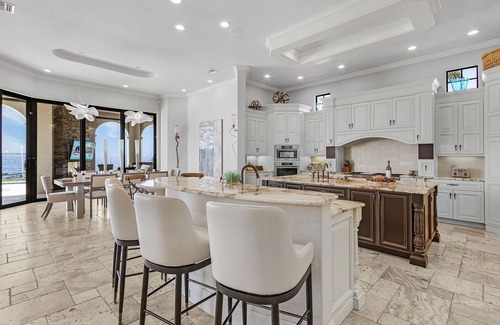 Yacht Club House | Stunning Riverfront Luxury, Heated Pool & Spa - Villa Brielle - Roelens