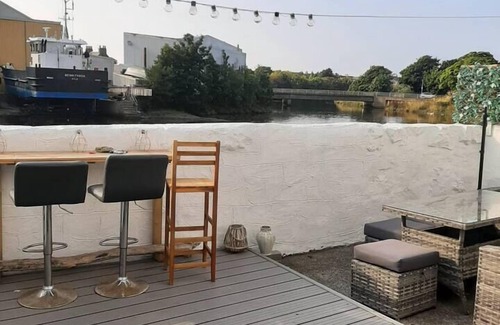 Girvan House | Stunning Riverside Town House with views, Ayrshire
