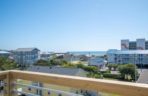 Wilmington Beach House | Stunning Rooftop Sun Deck at The Bend and Snapper