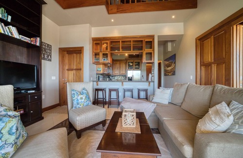 Cocoplum Apartment | Stunning Sea and Pool View Apartments Ideal for Group Getaways