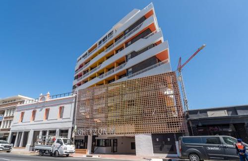 Three Anchor Bay Apartment | Stunning Sea Point pad- 300m to promenade