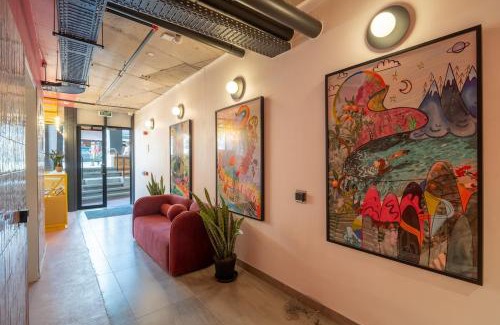 Three Anchor Bay Apartment | Stunning Sea Point pad- 300m to promenade
