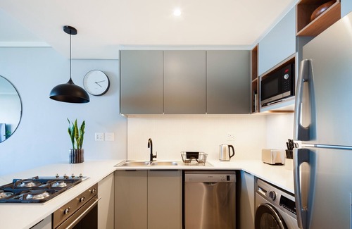 Umhlanga Ridge Apartment | Stunning Sea Views , Inverter , Steam Room