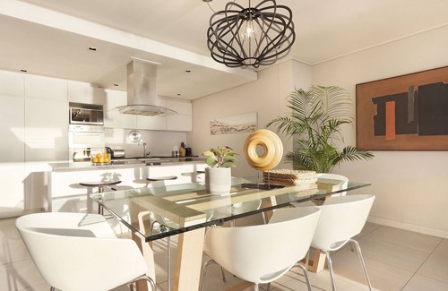 Sea Point Apartment | Stunning sea views, luxury 2 bedroom with AC & pool