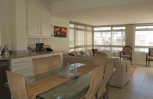 Sea Point Apartment | Stunning Sea views of the Atlantic ocean and Mountains , Close to beach ,