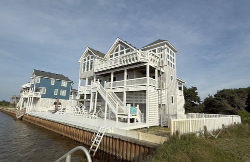 Buxton House | Stunning Sound Views ~ Gorgeous Home ~ Perfect Outdoor Space