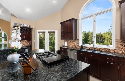 Columbia Falls House | Stunning, Spacious & Private Home on 20 Acres, mins to Glacier Park & Whitefish