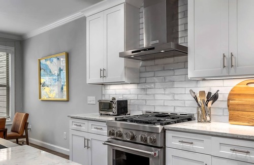 Greensboro House | Stunning & Spacious 3 Br 3 Bath Townhome Near Everything!