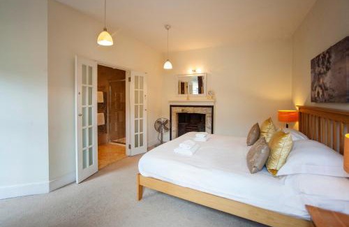 Bath Apartment | Stunning Spacious Central Apartment near Parade Gardens