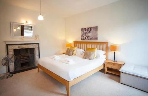 Bath Apartment | Stunning Spacious Central Apartment near Parade Gardens