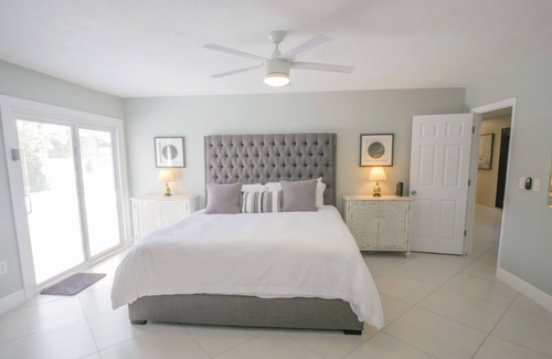 Whitfield House | Stunning & Spacious Pool Home in Sarasota!