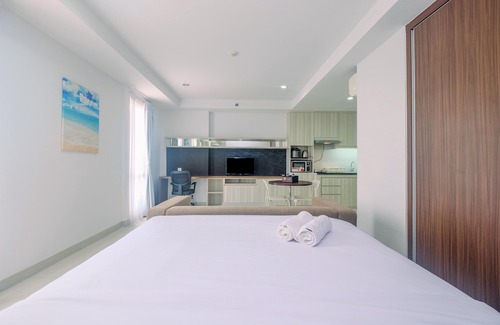 Cikarang Hotel | Stunning Studio Azalea Suites Apartment
