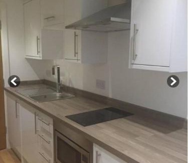 Banstead Apartment | Stunning Studio1, Banstead with free off st parking