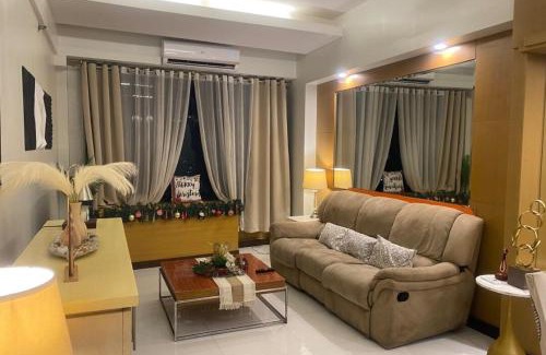 Bagumbayan Apartment | Stunning Suite 10 Steps from Eastwood Mall