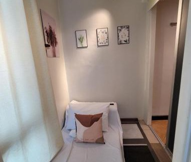 Bagumbayan Apartment | Stunning Suite 10 Steps from Eastwood Mall