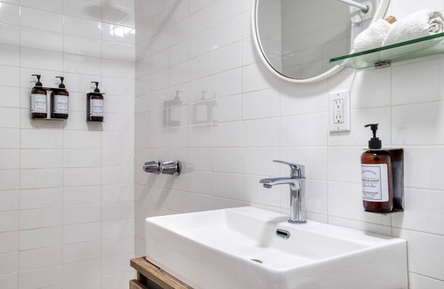 Playa Ensenada Apartment | Stunning Suite Near the Beach: Daily Hskp+Pool+Gym