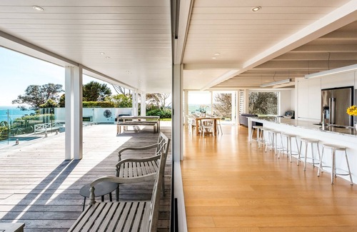 Waiheke Island House | Stunning, sunny Cape Cod hilltop retreat - beautiful pool and sweeping gardens