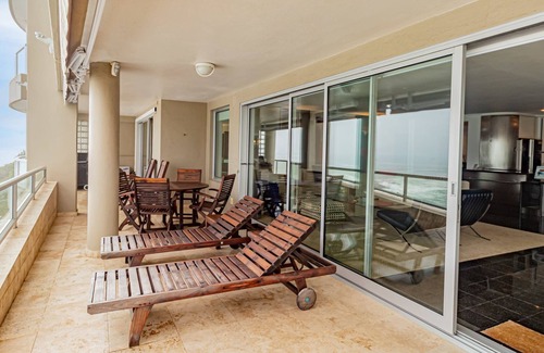 Clifton Apartment | Stunning Three Bedroom Clifton Apartment on the Watersedge (Clifton Rocks)