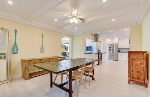 Imperial Point House | Stunning Tropical 3BR Oasis with Pool & Tiki Hut