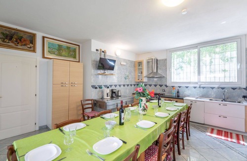 Bobolino Villa | Stunning villa with hot tub, WIFI, A/C, private pool, TV, terrace, pets allowed and panoramic v.