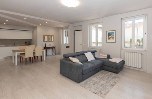 Intra House | Stunning villa for 4 people with WIFI, balcony and parking
