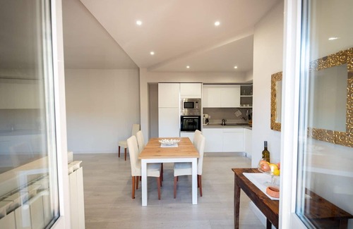 Intra House | Stunning villa for 4 people with WIFI, balcony and parking