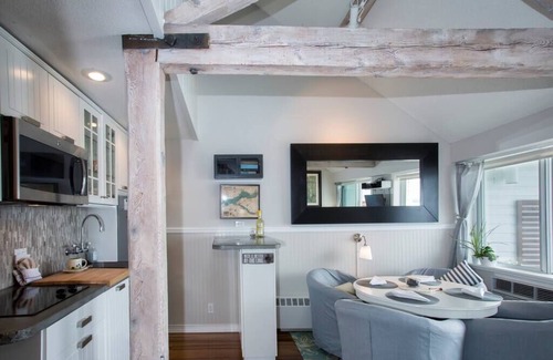 Charlevoix Condo | Stunning View Boat House on Lake Charlevoix : Pool-Town