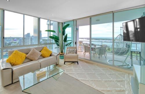 Southport Apartment | Stunning view close to everything