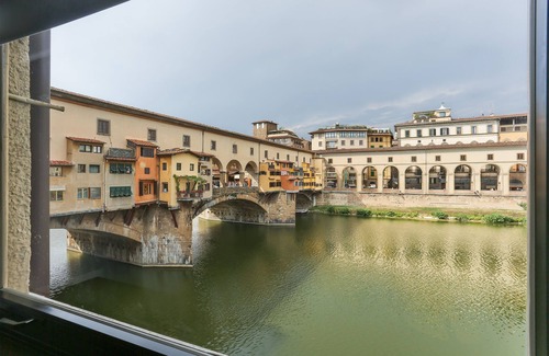 Oltrarno Apartment | Stunning view over Ponte Vecchio