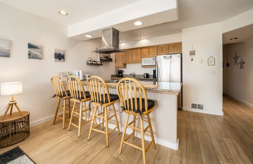 Lincoln City Condo | Stunning views from this bayfront condo in the Taft district of Lincoln City!