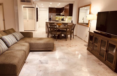 South Shore Hotel Area Condo | Stunning Views. Find Your Paradise