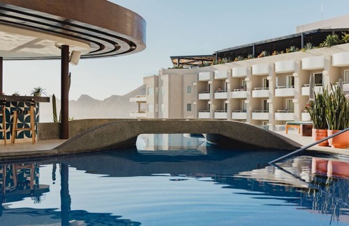 El Medano Ejidal Apartment | Stunning Views of Coastline! Beachfront, Swimming Pools, Spa, Free Parking!
