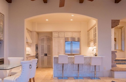 Palmilla Villa | Stunning Villa in Del Mar w/Chef, Butler & Steps from the Swimmable Beach!