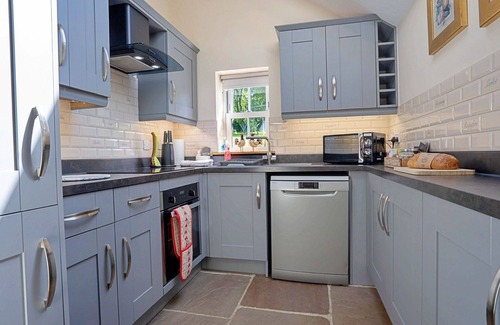 Tansley House | Stunning villa for 2 people with WIFI