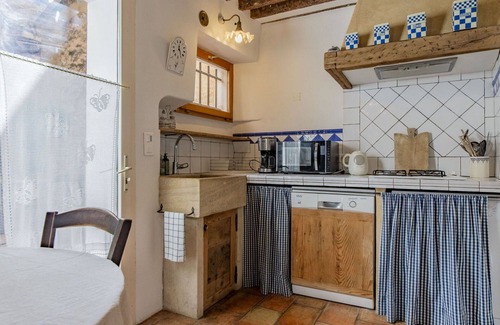Villars House | Stunning villa for 4 people with WIFI and patio