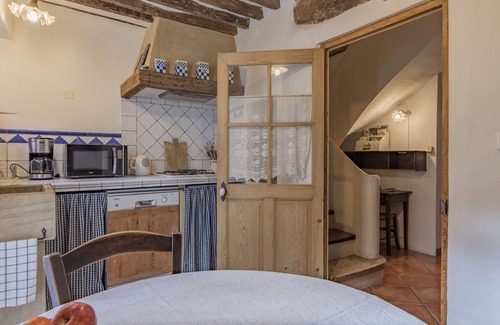 Villars House | Stunning villa for 4 people with WIFI and patio