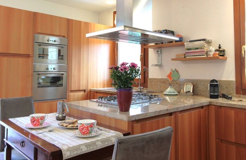 Monfumo Villa | Stunning villa for 4 people with pool, WIFI, hot tub, TV, patio and pets allowed