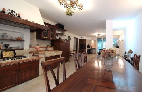 Monfumo Villa | Stunning villa for 4 people with pool, WIFI, hot tub, TV, patio and pets allowed