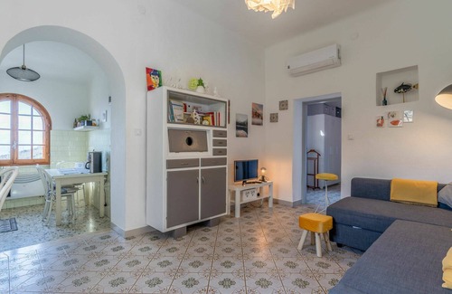 Sanremo Villa | Stunning villa for 4 people with WIFI, A/C, patio, pets allowed and parking