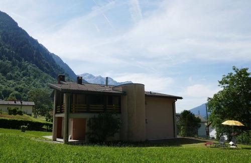 Blenio House | Stunning villa for 5 people with WIFI, TV, terrace, pets allowed and panoramic view